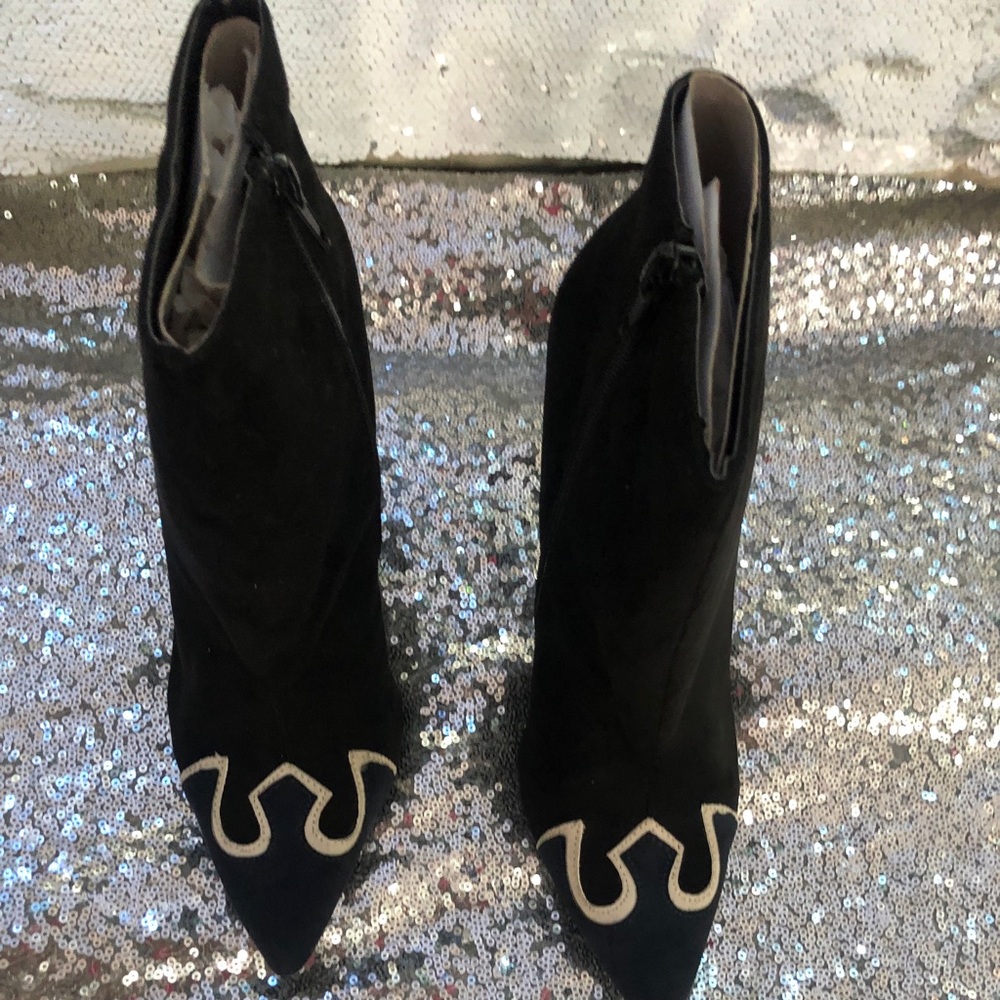 Black and Navy blue tip ankle boots size 8